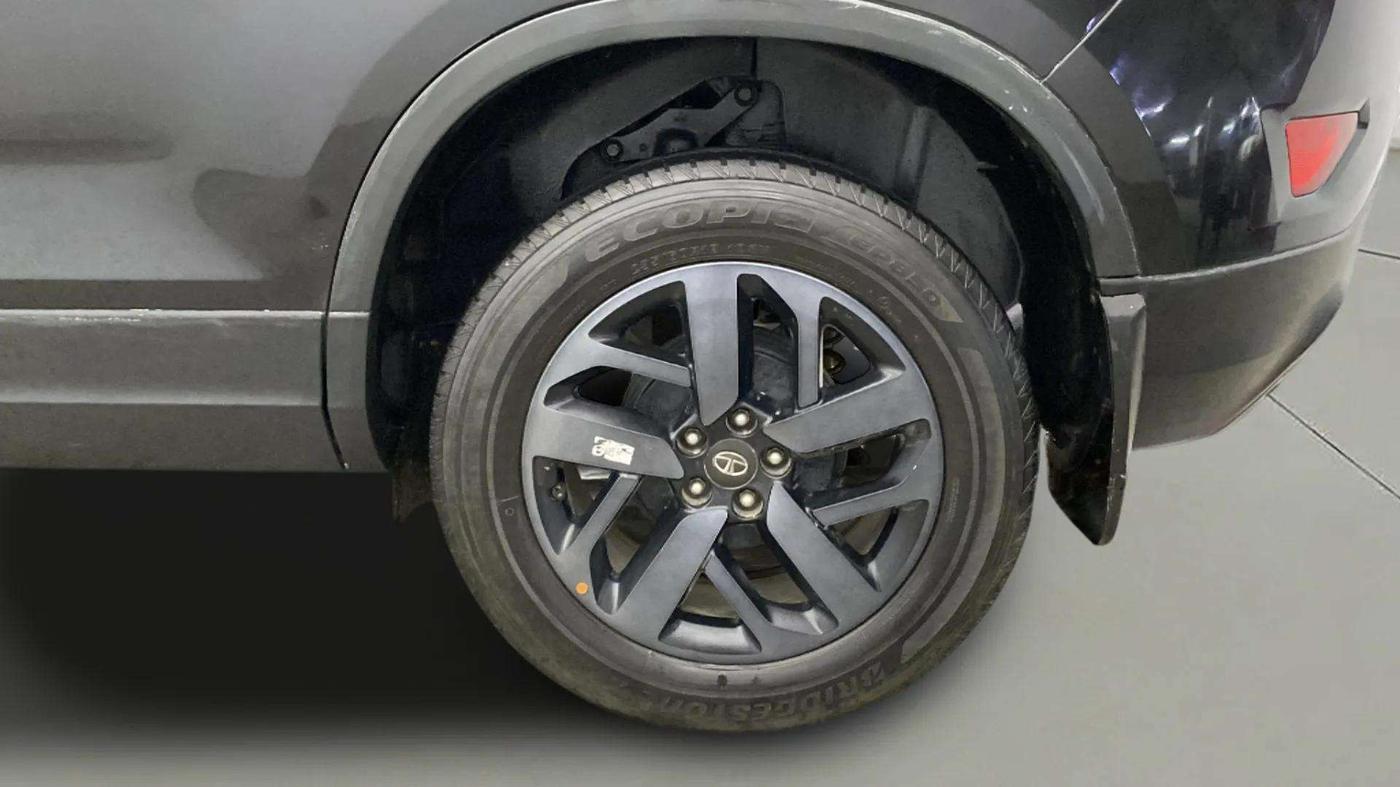 2021 Tata Harrier XZ PLUS 2.0L DARK EDITION, Diesel, Manual, 49,195 km, Left Rear Wheel