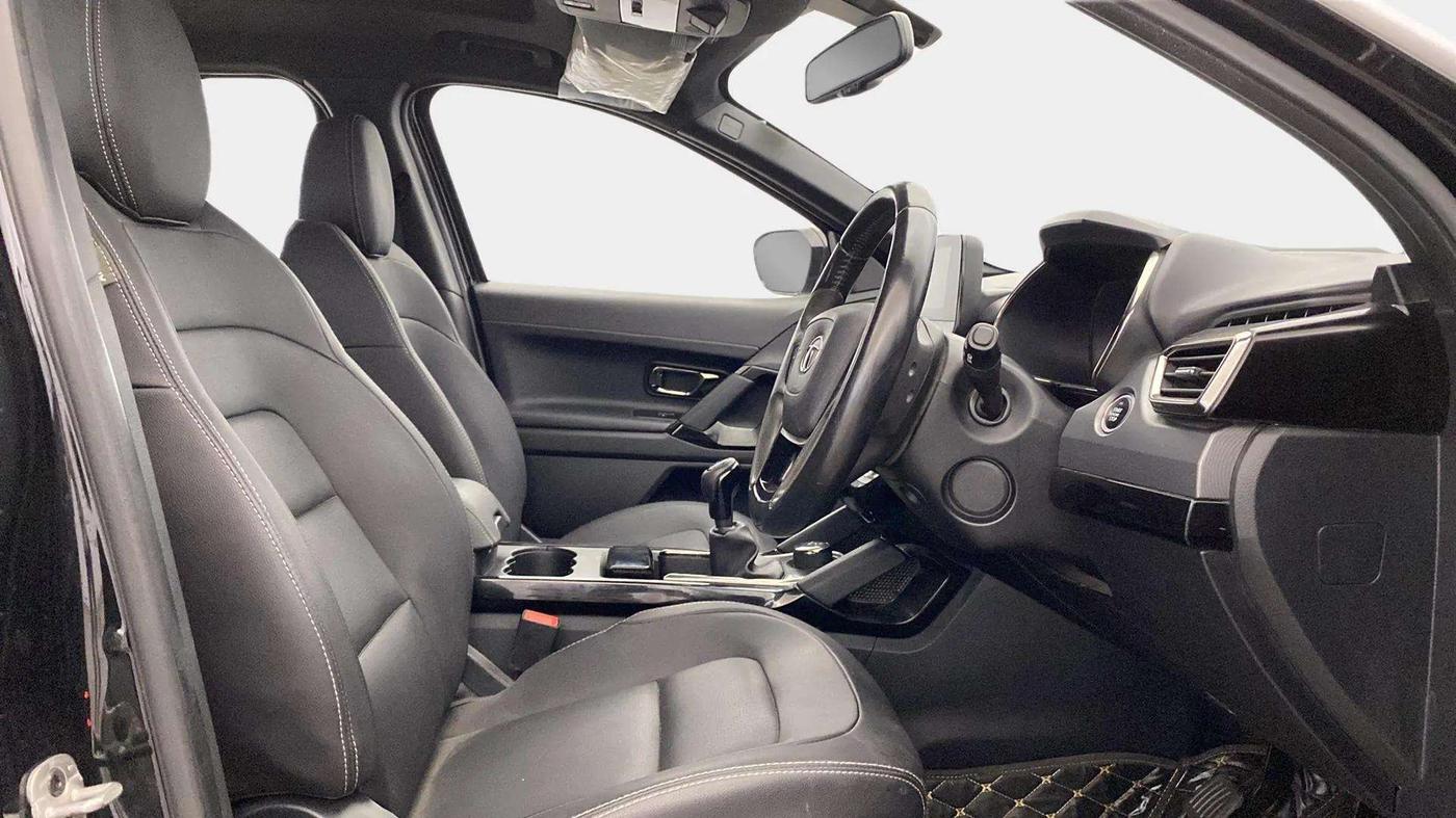 2021 Tata Harrier XZ PLUS 2.0L DARK EDITION, Diesel, Manual, 49,195 km, Right Side Front Door Cabin