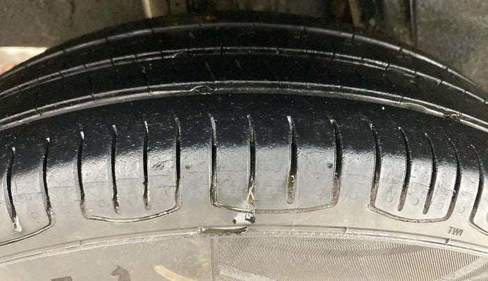 2019 Renault Kwid CLIMBER 1.0, Petrol, Manual, 1,06,848 km, Right Rear Tyre Tread