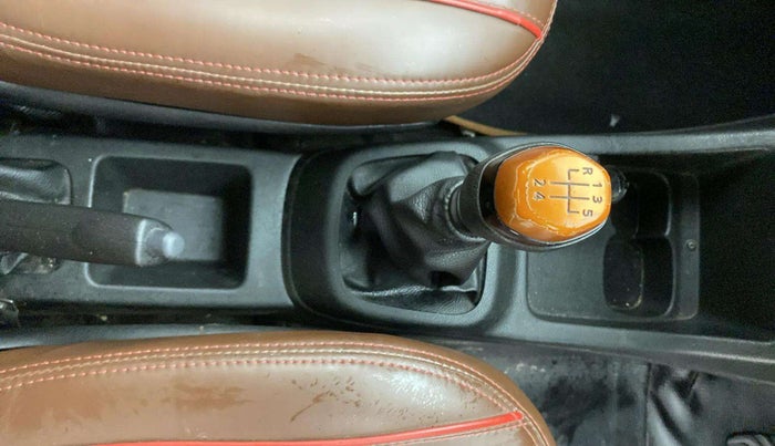 2019 Renault Kwid CLIMBER 1.0, Petrol, Manual, 1,06,848 km, Gear Lever