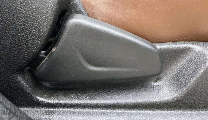 2019 Renault Kwid CLIMBER 1.0, Petrol, Manual, 1,06,848 km, Driver Side Adjustment Panel