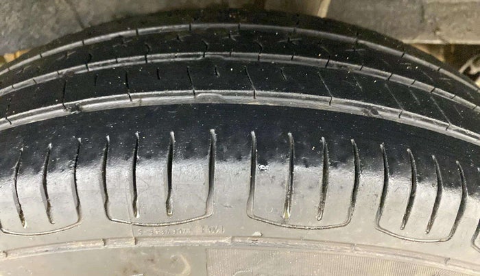 2019 Renault Kwid CLIMBER 1.0, Petrol, Manual, 1,06,848 km, Left Rear Tyre Tread