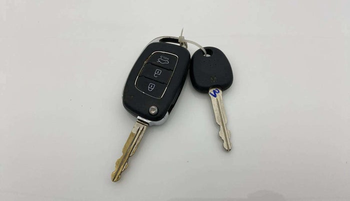 2020 Hyundai GRAND I10 NIOS MAGNA 1.2 KAPPA VTVT CNG, CNG, Manual, 92,460 km, Key Close Up