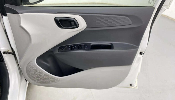 2020 Hyundai GRAND I10 NIOS MAGNA 1.2 KAPPA VTVT CNG, CNG, Manual, 92,460 km, Driver Side Door Panels Control