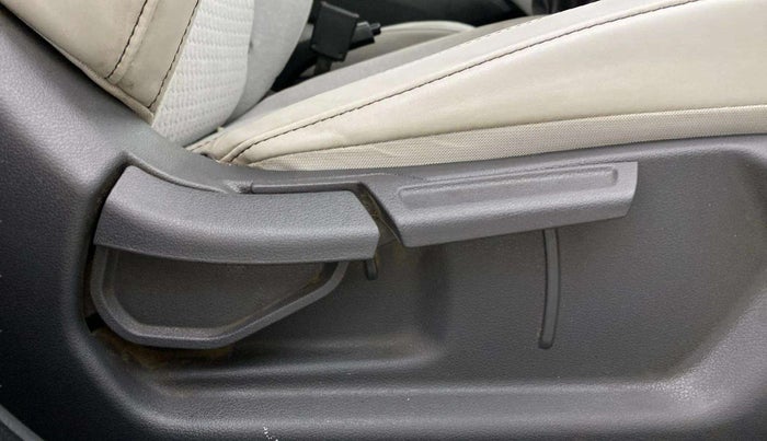 2020 Hyundai GRAND I10 NIOS MAGNA 1.2 KAPPA VTVT CNG, CNG, Manual, 92,460 km, Driver Side Adjustment Panel