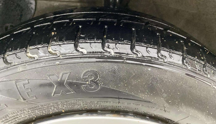 2020 Hyundai GRAND I10 NIOS MAGNA 1.2 KAPPA VTVT CNG, CNG, Manual, 92,460 km, Left Front Tyre Tread