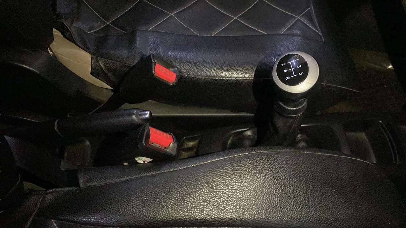 2018 Maruti Wagon R 1.0 VXI, Petrol, Manual, 31,581 km, Gear Lever