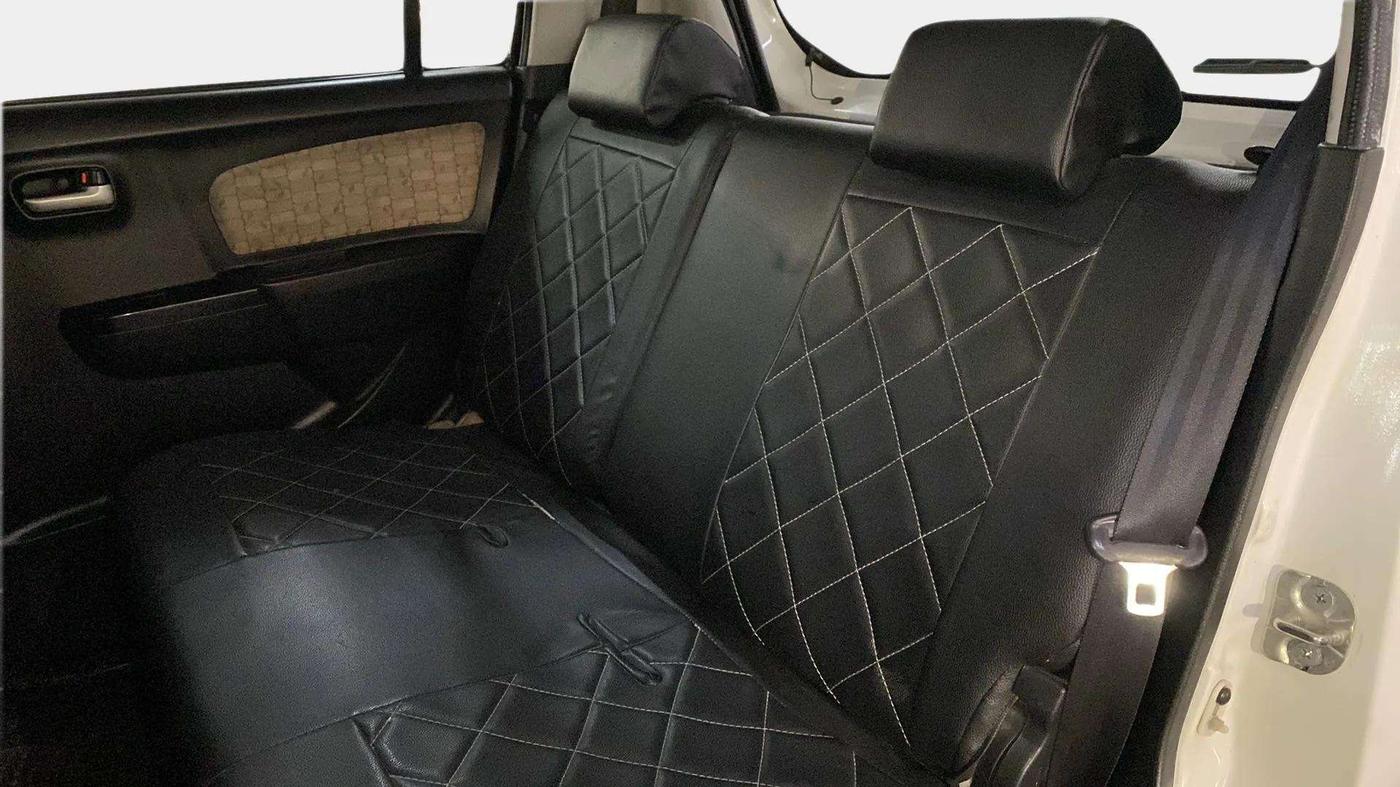2018 Maruti Wagon R 1.0 VXI, Petrol, Manual, 31,581 km, Right Side Rear Door Cabin