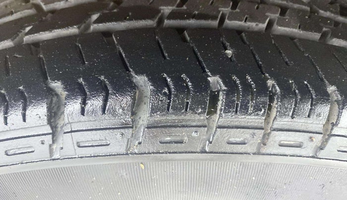2013 Hyundai Grand i10 ASTA AT 1.2 KAPPA VTVT, Petrol, Automatic, 94,859 km, Right Front Tyre Tread