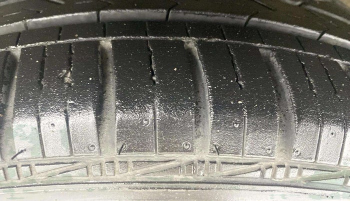 2013 Hyundai Grand i10 ASTA AT 1.2 KAPPA VTVT, Petrol, Automatic, 94,859 km, Left Front Tyre Tread