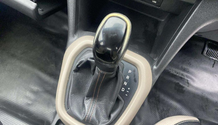 2013 Hyundai Grand i10 ASTA AT 1.2 KAPPA VTVT, Petrol, Automatic, 94,859 km, Gear lever - Knob cover torn