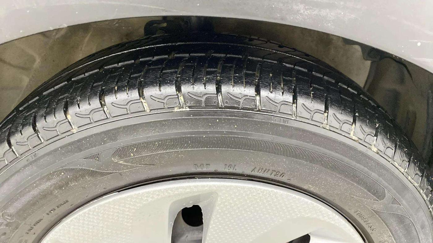 2018 Maruti Celerio X ZXI (O) AMT, CNG, Automatic, 96,957 km, Right Front Tyre Tread