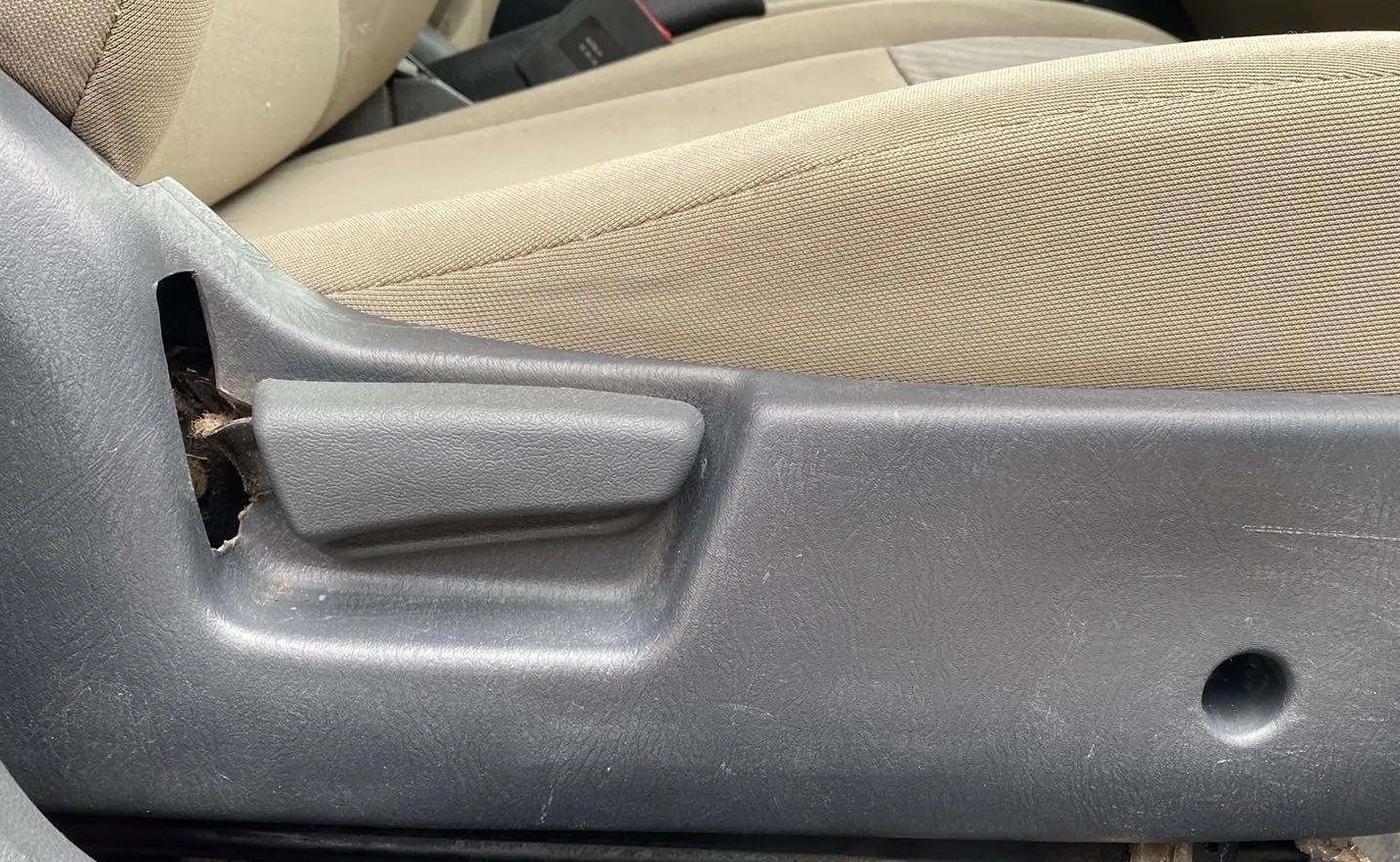 2015 Maruti Alto K10 VXI, CNG, Manual, 87,895 km, Driver Side Adjustment Panel