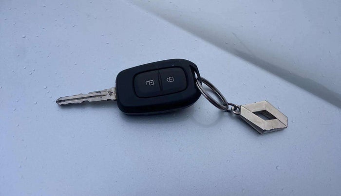 2022 Renault TRIBER RXL MT, Petrol, Manual, 20,641 km, Key Close Up