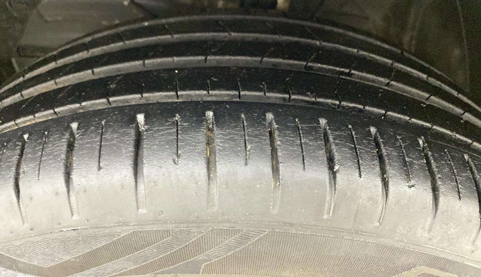 2023 Maruti Baleno ALPHA PETROL 1.2, Petrol, Manual, 15,370 km, Left Front Tyre Tread