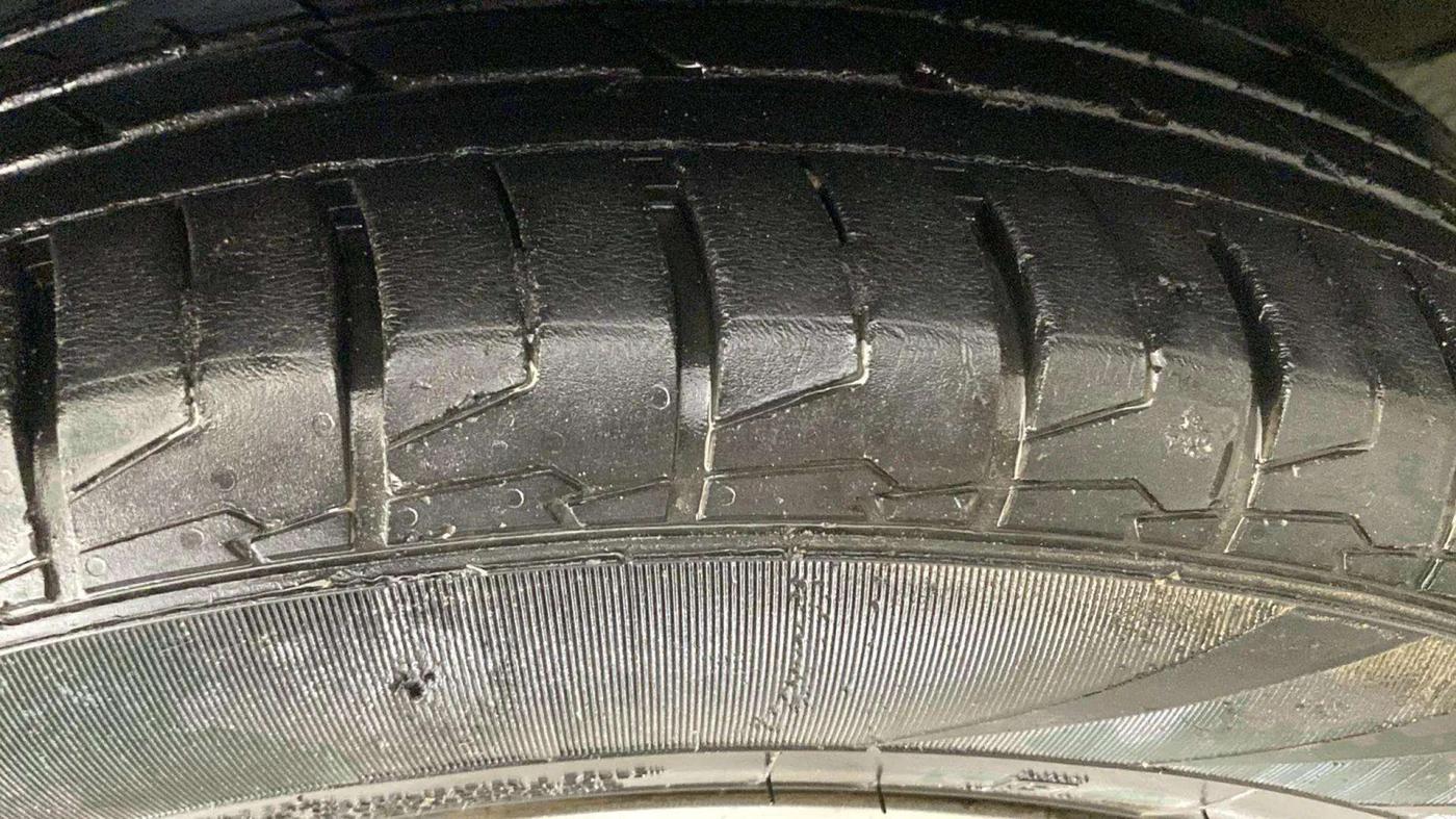 2017 Hyundai Creta SX PLUS AT 1.6 PETROL, Petrol, Automatic, 98,252 km, Left Front Tyre Tread