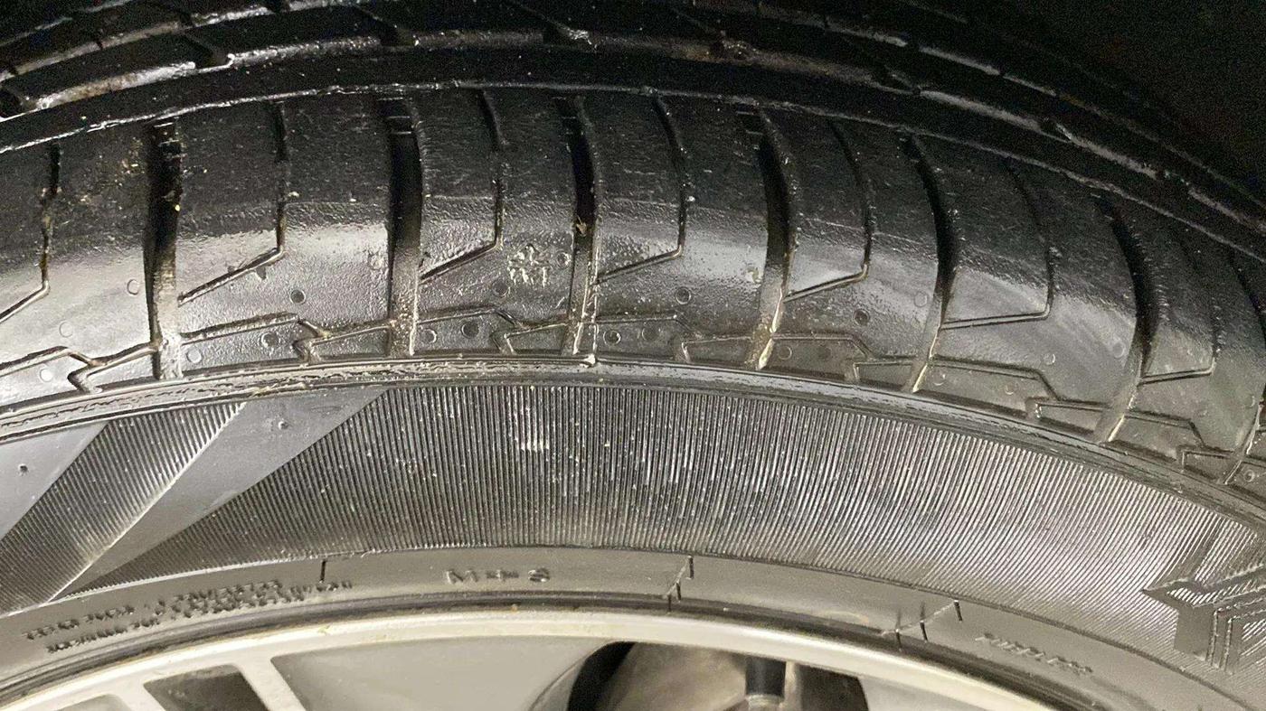 2017 Hyundai Creta SX PLUS AT 1.6 PETROL, Petrol, Automatic, 98,252 km, Right Front Tyre Tread