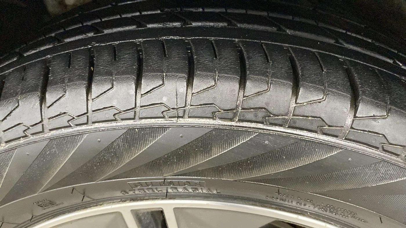 2017 Hyundai Creta SX PLUS AT 1.6 PETROL, Petrol, Automatic, 98,252 km, Left Rear Tyre Tread