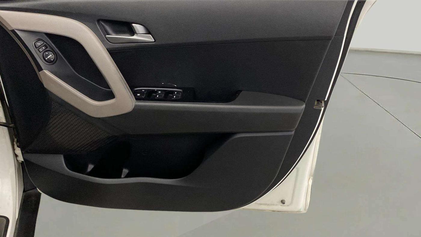 2017 Hyundai Creta SX PLUS AT 1.6 PETROL, Petrol, Automatic, 98,252 km, Driver Side Door Panels Control
