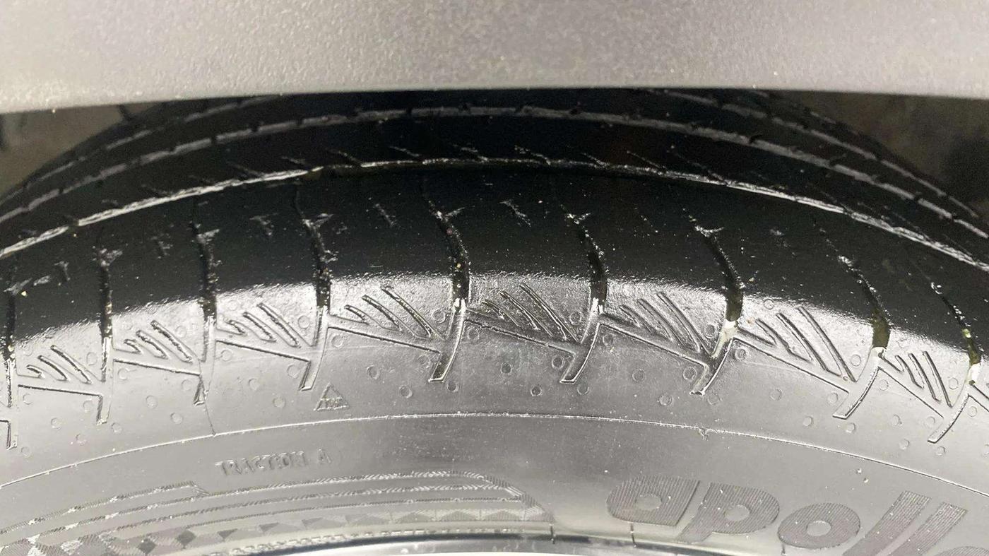2021 Hyundai ALCAZAR PLATINUM 1.5 MT 7STR, Diesel, Manual, 80,363 km, Left Front Tyre Tread