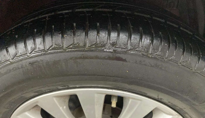2014 Maruti Ciaz ZXI, Petrol, Manual, 57,105 km, Right Front Tyre Tread