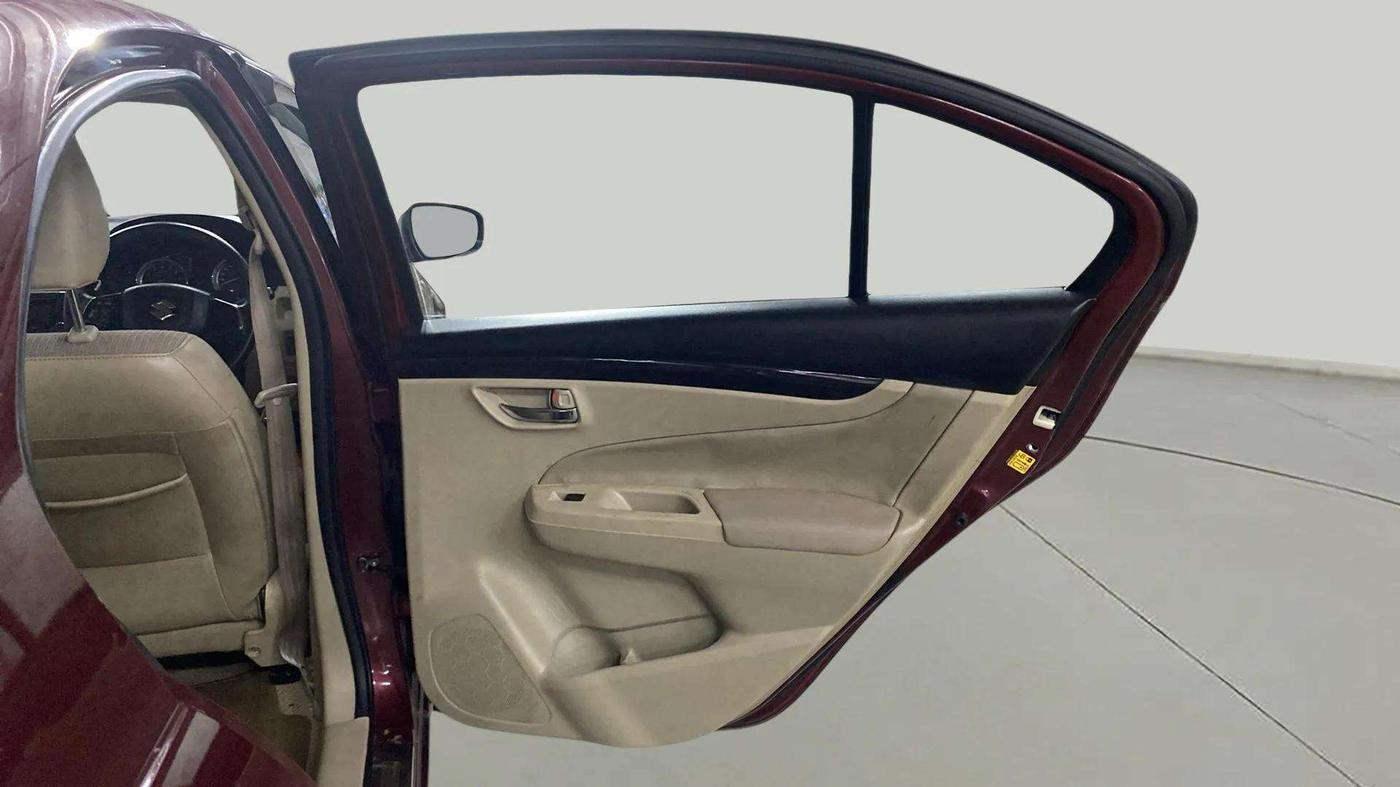 2014 Maruti Ciaz ZXI, Petrol, Manual, 57,105 km, RHS Rear Door