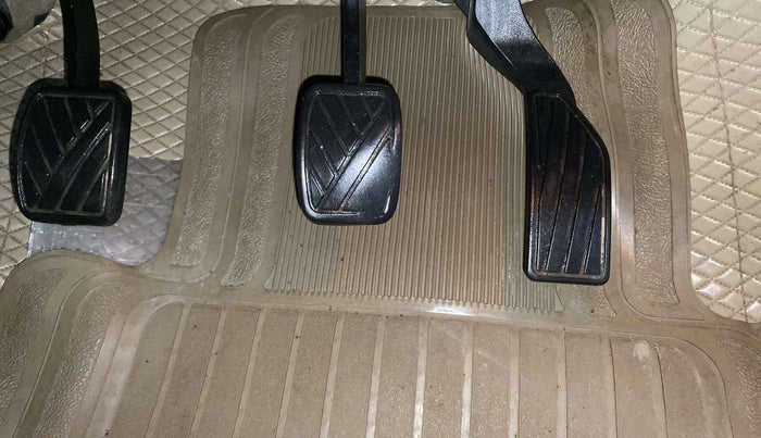 2014 Maruti Ciaz ZXI, Petrol, Manual, 57,105 km, Pedals