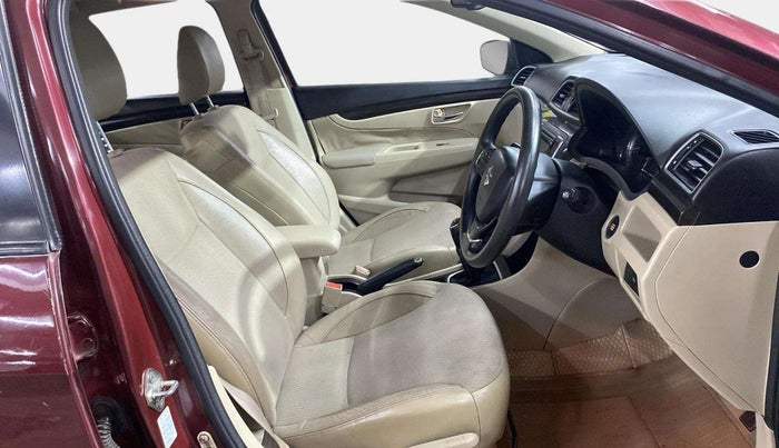 2014 Maruti Ciaz ZXI, Petrol, Manual, 57,105 km, Right Side Front Door Cabin