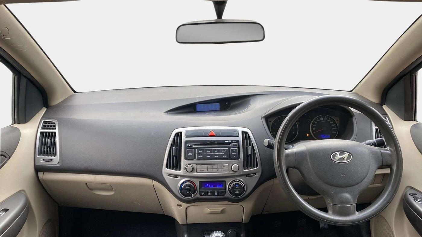 2013 Hyundai i20 MAGNA 1.2, Petrol, Manual, 58,432 km, Dashboard