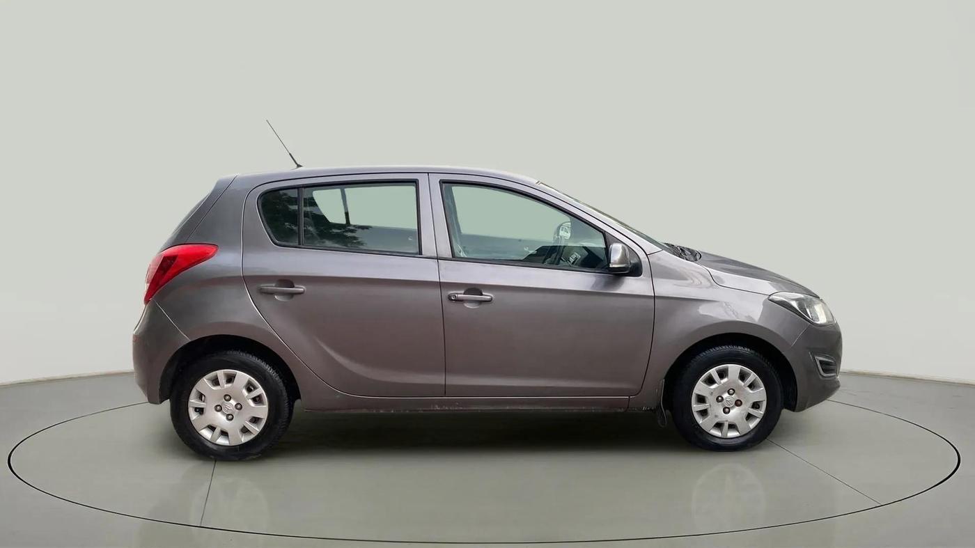 2013 Hyundai i20 MAGNA 1.2, Petrol, Manual, 58,432 km, Right Side View