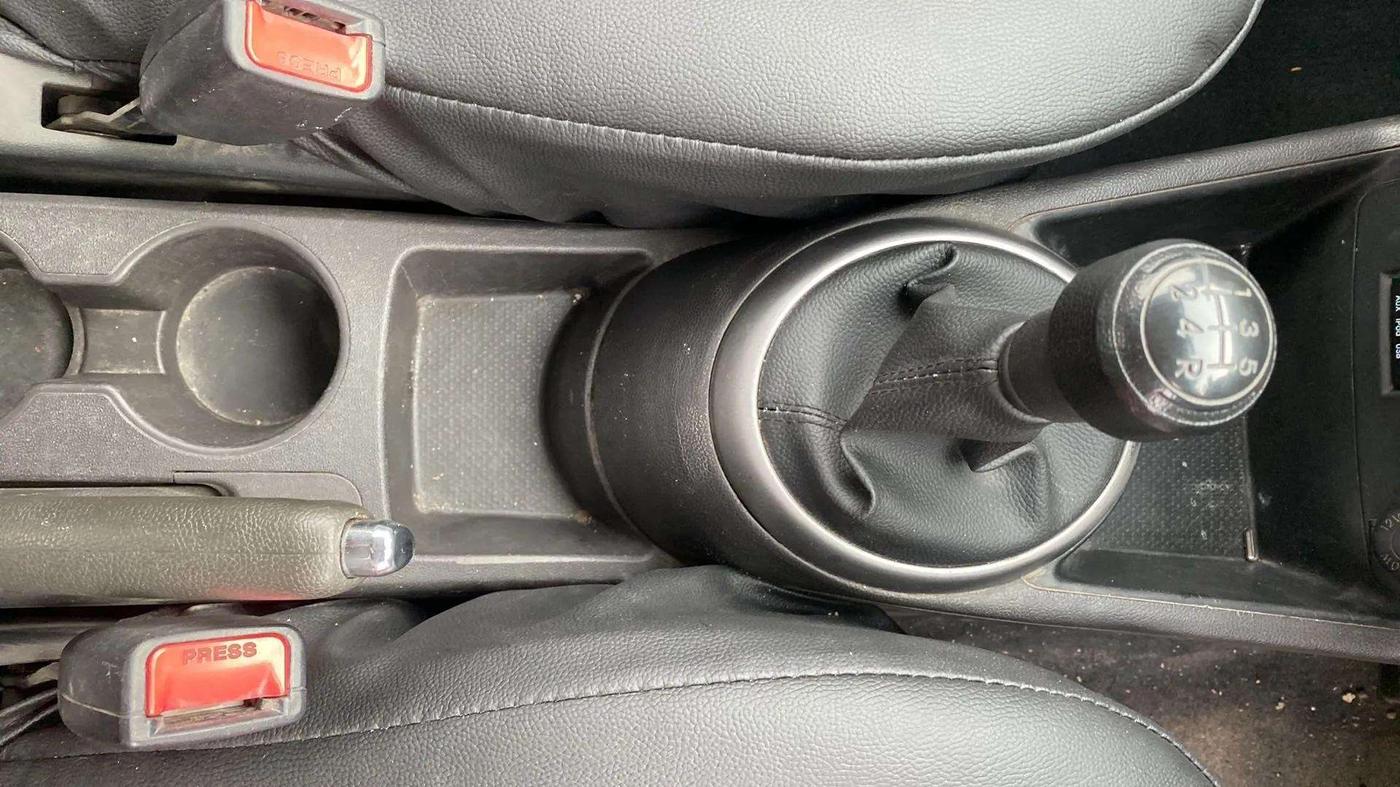 2013 Hyundai i20 MAGNA 1.2, Petrol, Manual, 58,432 km, Gear Lever