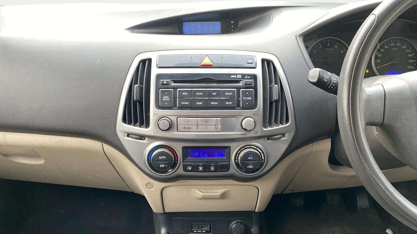 2013 Hyundai i20 MAGNA 1.2, Petrol, Manual, 58,432 km, Air Conditioner