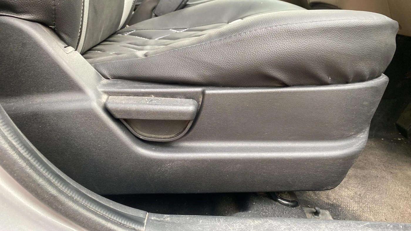 2013 Hyundai i20 MAGNA 1.2, Petrol, Manual, 58,432 km, Driver Side Adjustment Panel