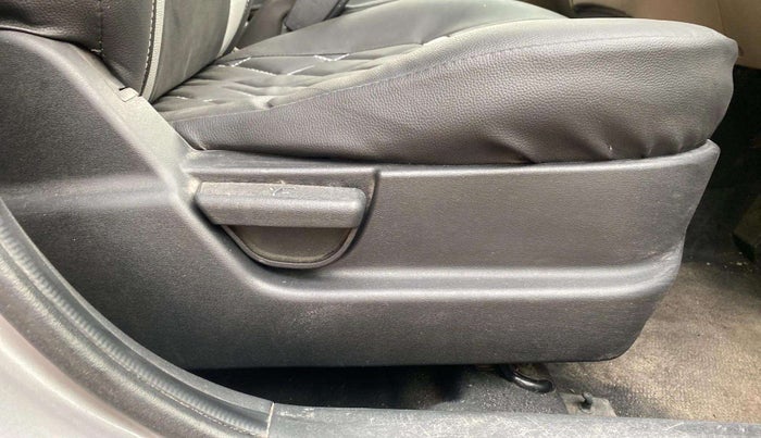 2013 Hyundai i20 MAGNA 1.2, Petrol, Manual, 58,424 km, Driver Side Adjustment Panel