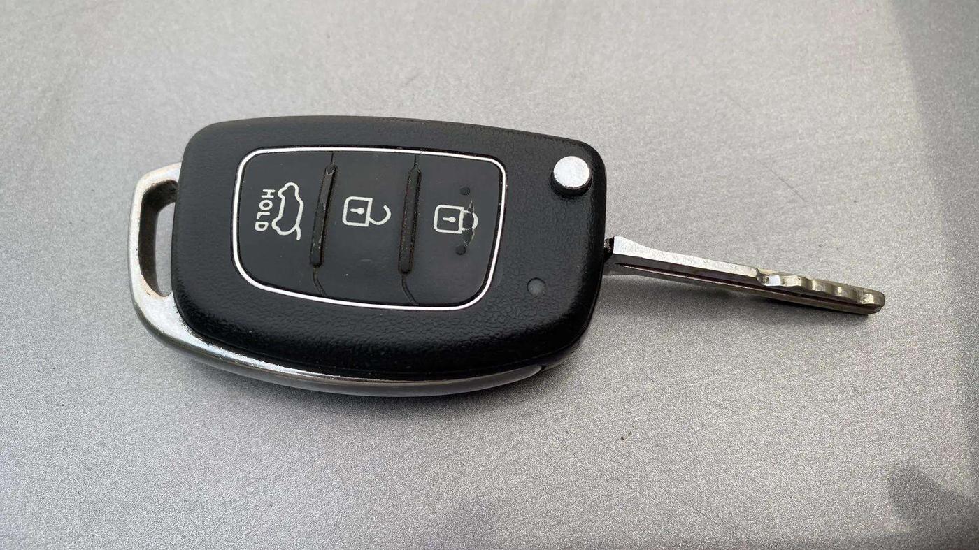 2013 Hyundai i20 MAGNA 1.2, Petrol, Manual, 58,432 km, Key Close Up