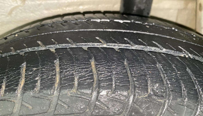 2016 Maruti Celerio VXI AMT, Petrol, Automatic, 26,778 km, Left Rear Tyre Tread