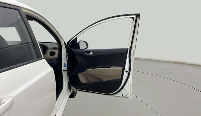 2014 Hyundai Xcent S AT 1.2, Petrol, Automatic, 83,759 km, RHS Front Door