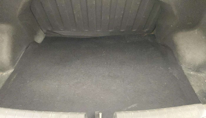 2014 Hyundai Xcent S AT 1.2, Petrol, Automatic, 83,759 km, Boot Inside