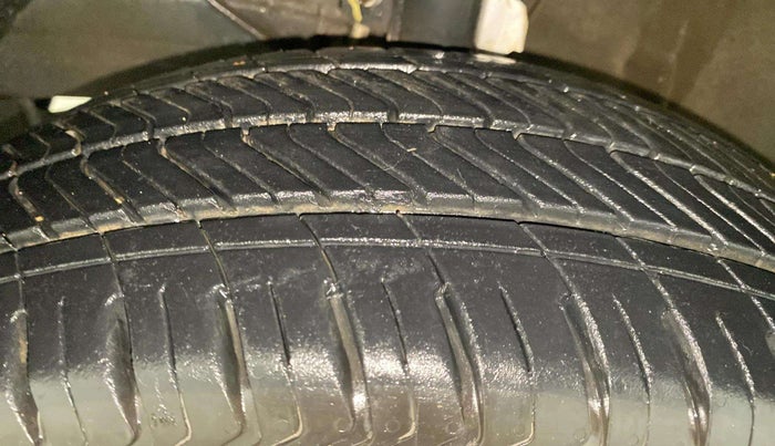 2020 Maruti XL6 ALPHA MT, Petrol, Manual, 57,480 km, Left Front Tyre Tread