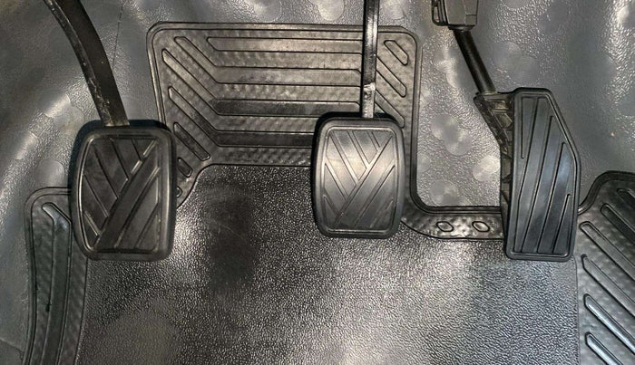 2020 Maruti XL6 ALPHA MT, Petrol, Manual, 57,480 km, Pedals