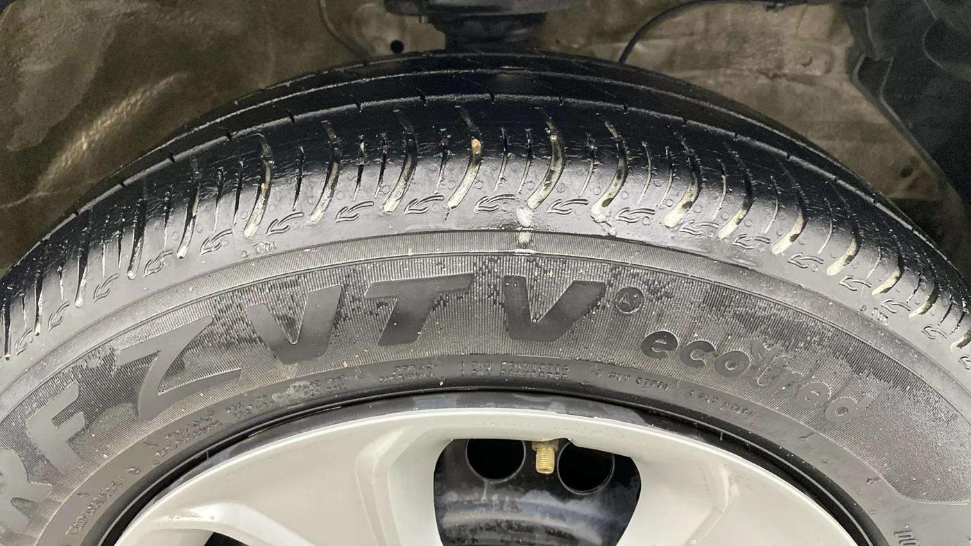 2020 Maruti S PRESSO VXI AMT, Petrol, Automatic, 36,934 km, Right Front Tyre Tread