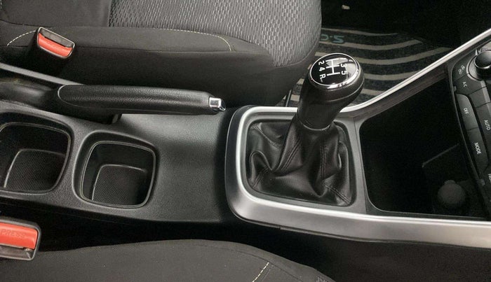 2018 Maruti S Cross ZETA 1.3, Diesel, Manual, 79,361 km, Gear Lever
