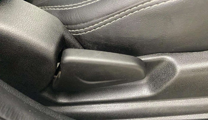 2020 Renault Kwid RXT 1.0 (O), Petrol, Manual, 40,816 km, Driver Side Adjustment Panel