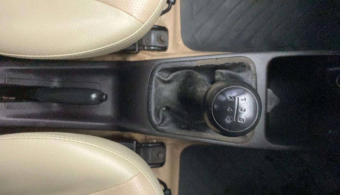 2018 Hyundai Eon ERA +, Petrol, Manual, 70,909 km, Gear lever - Boot cover slightly torn
