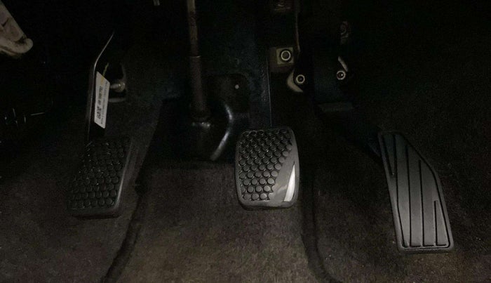 2022 Maruti Alto VXI, Petrol, Manual, 42,477 km, Pedals