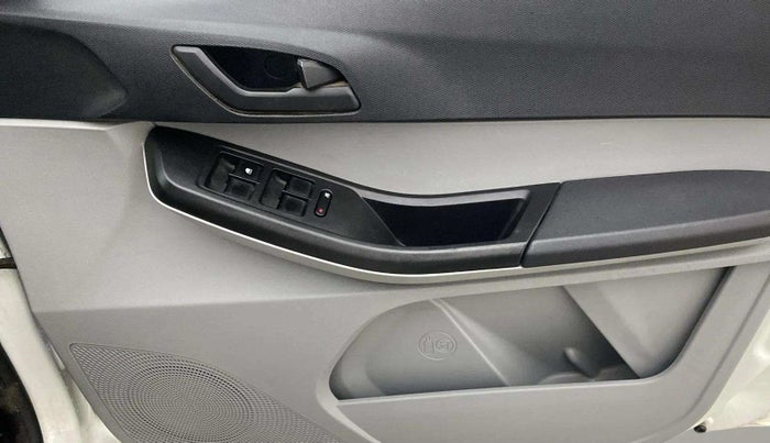 2021 Tata Tiago XT (O) PETROL, Petrol, Manual, 21,477 km, Driver Side Door Panels Control