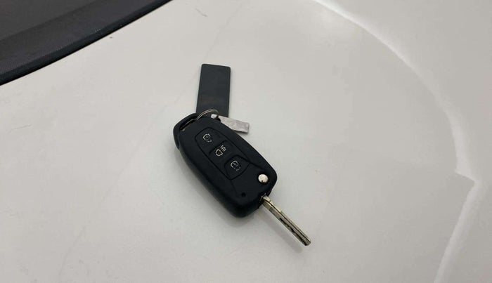 2021 Tata Tiago XT (O) PETROL, Petrol, Manual, 21,477 km, Key Close Up