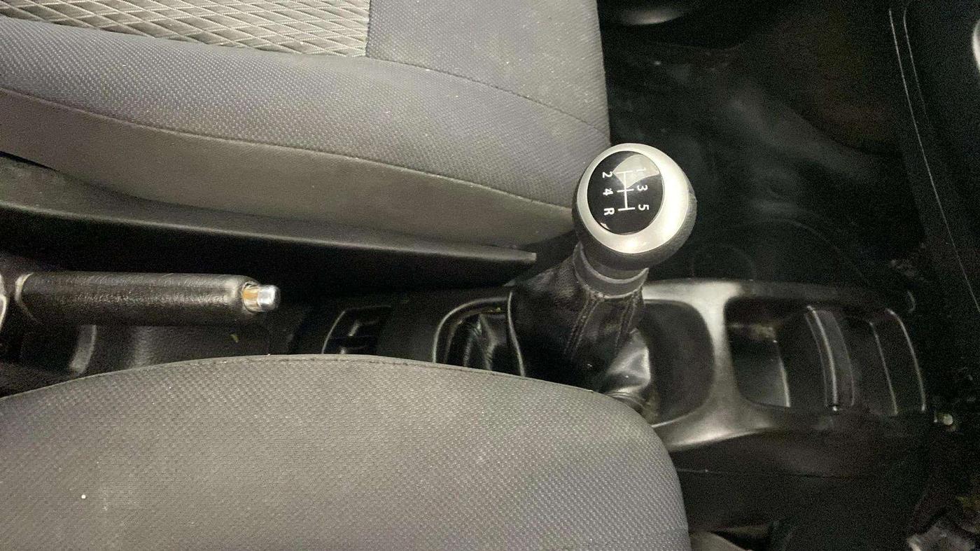 2013 Maruti Wagon R Stingray VXI, Petrol, Manual, 54,942 km, Gear Lever