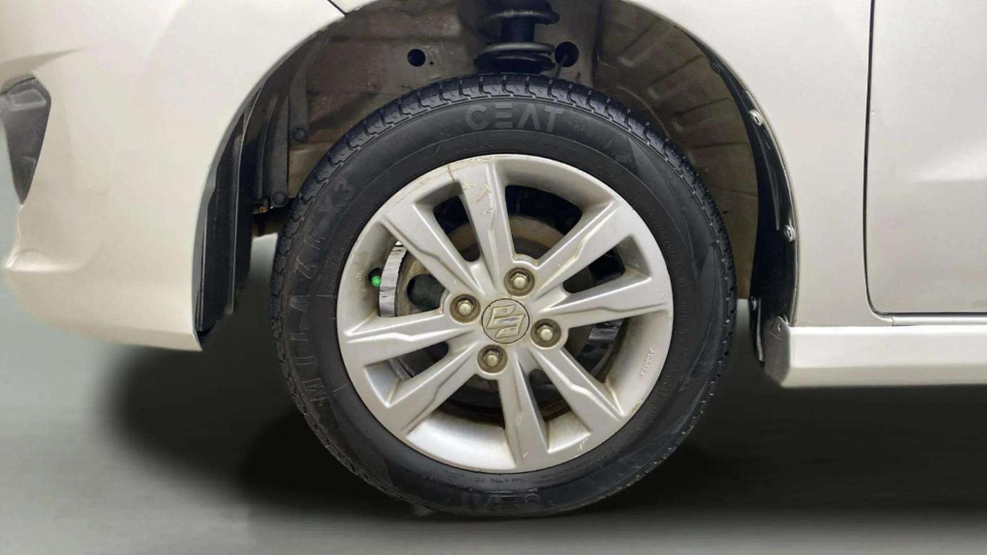 2013 Maruti Wagon R Stingray VXI, Petrol, Manual, 54,942 km, Left Front Wheel