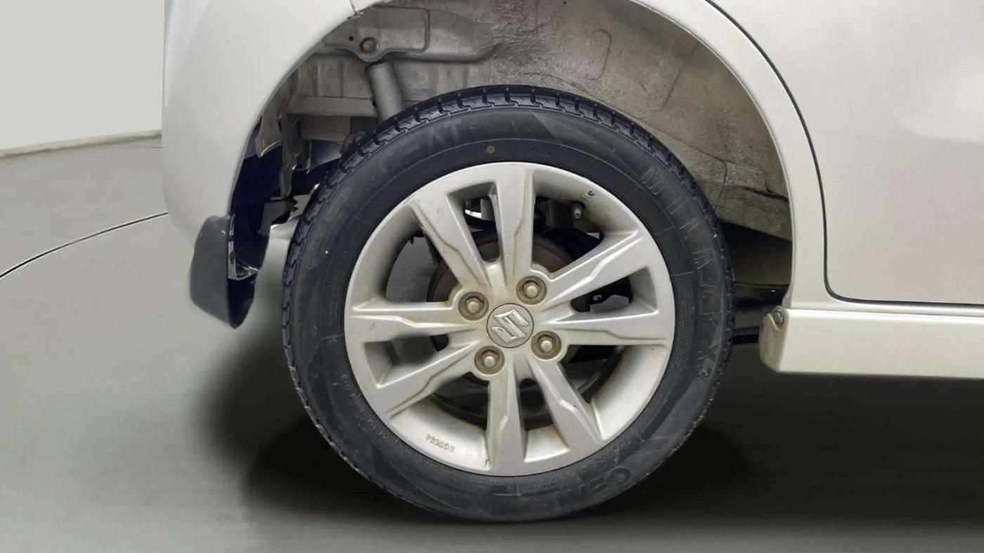 2013 Maruti Wagon R Stingray VXI, Petrol, Manual, 54,942 km, Right Rear Wheel